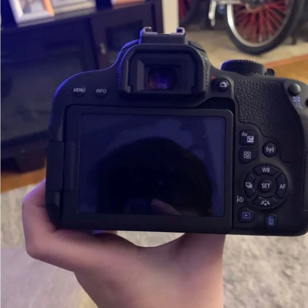 Canon T7i